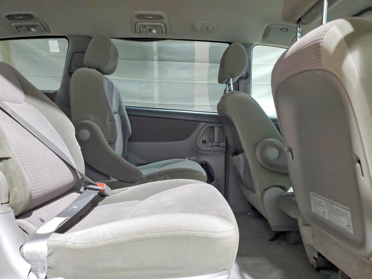 2006 TOYOTA SIENNA LE 7 PASSENGER photo 11