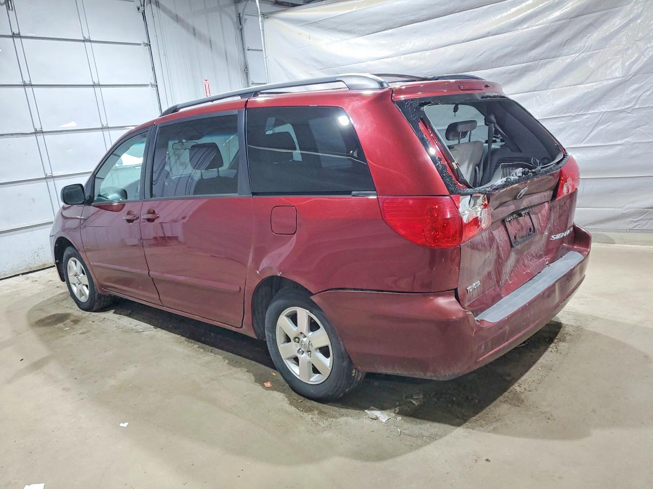 2006 TOYOTA SIENNA LE 7 PASSENGER photo 2
