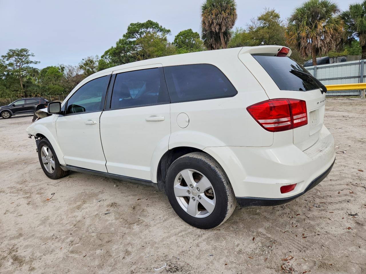 2013 DODGE JOURNEY SE photo 3