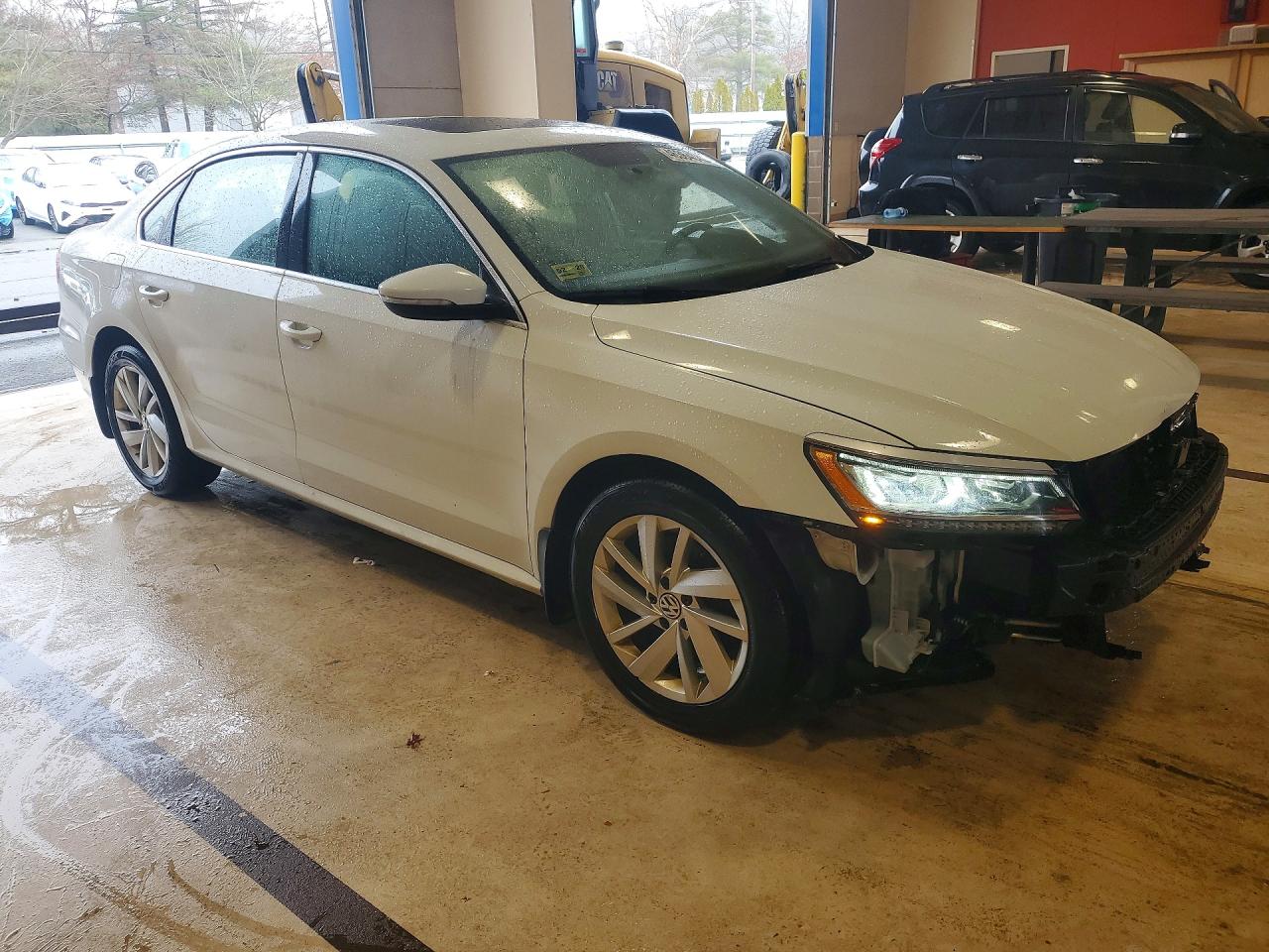2018 VOLKSWAGEN PASSAT photo 4
