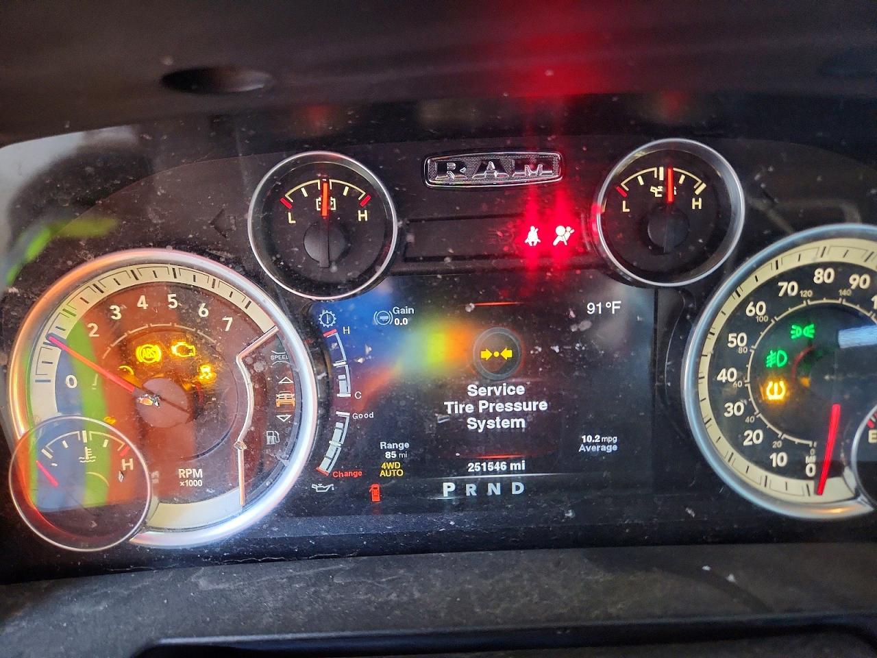 2014 RAM 1500 SLT photo 17