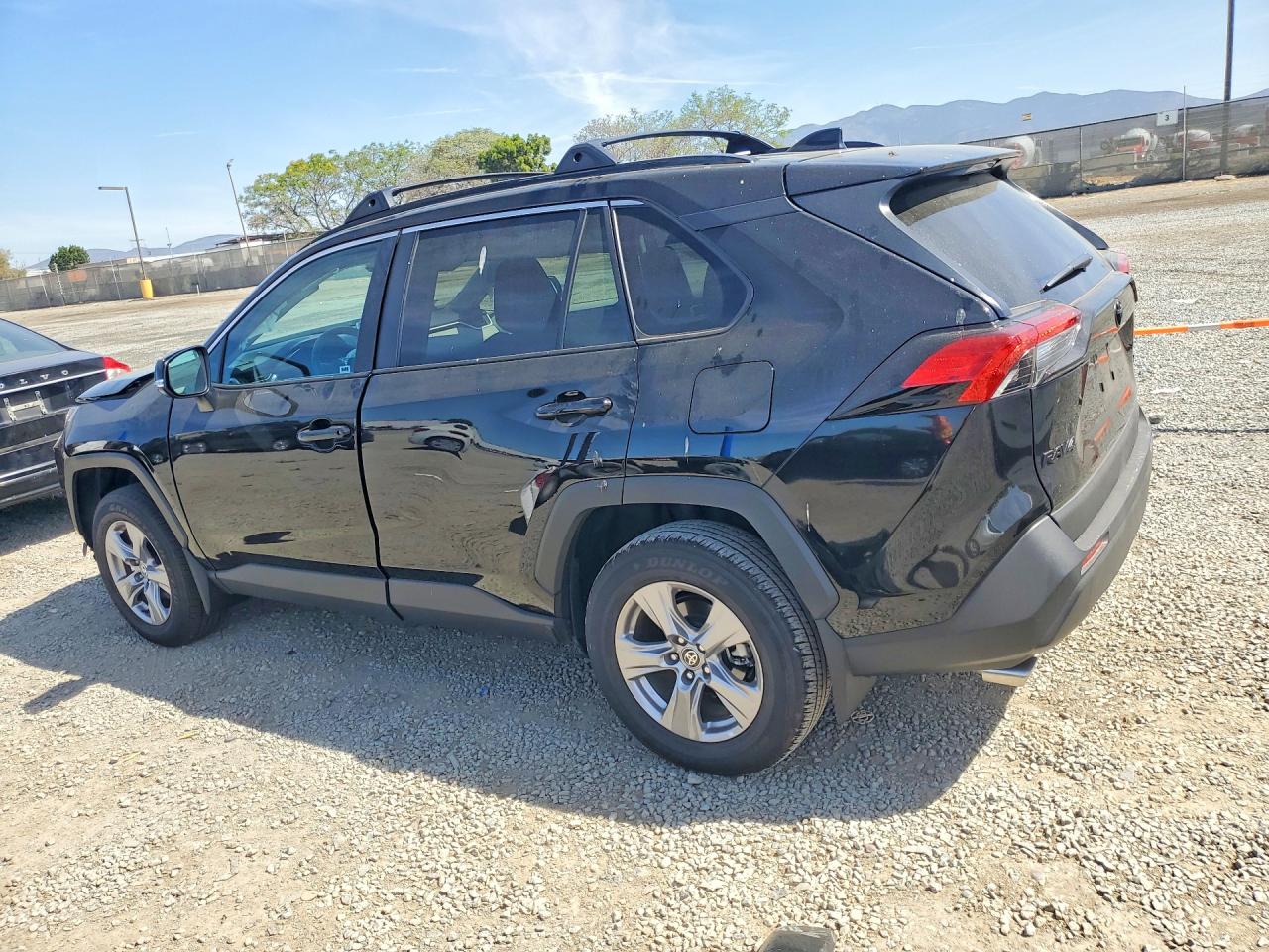 2025 TOYOTA RAV4 XLE photo 3