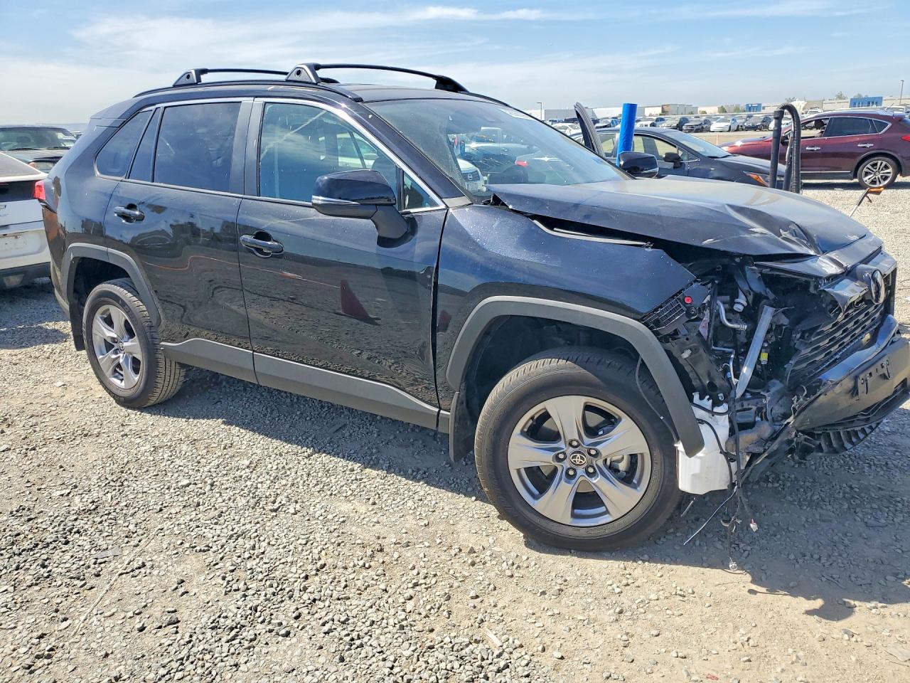 2025 TOYOTA RAV4 XLE photo 7