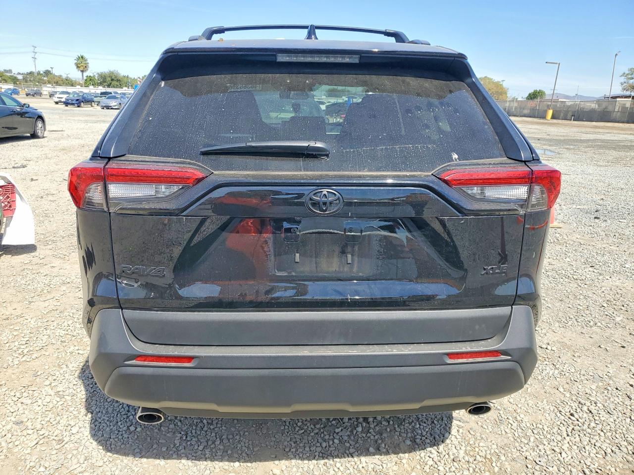 2025 TOYOTA RAV4 XLE photo 11