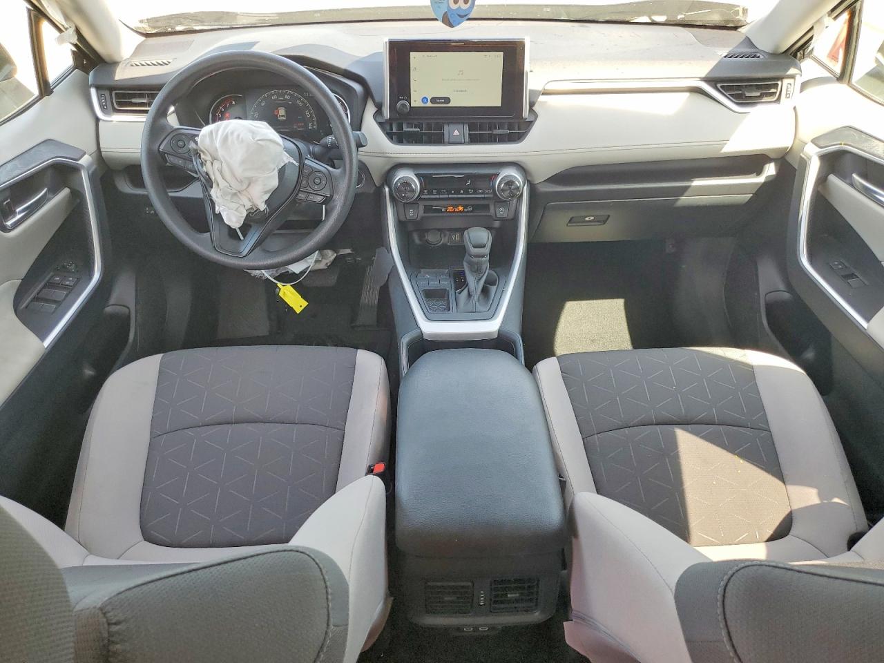 2025 TOYOTA RAV4 XLE photo 15