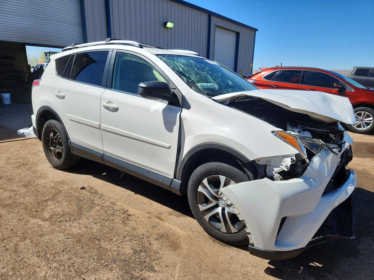 2016 TOYOTA RAV4 LE photo 4