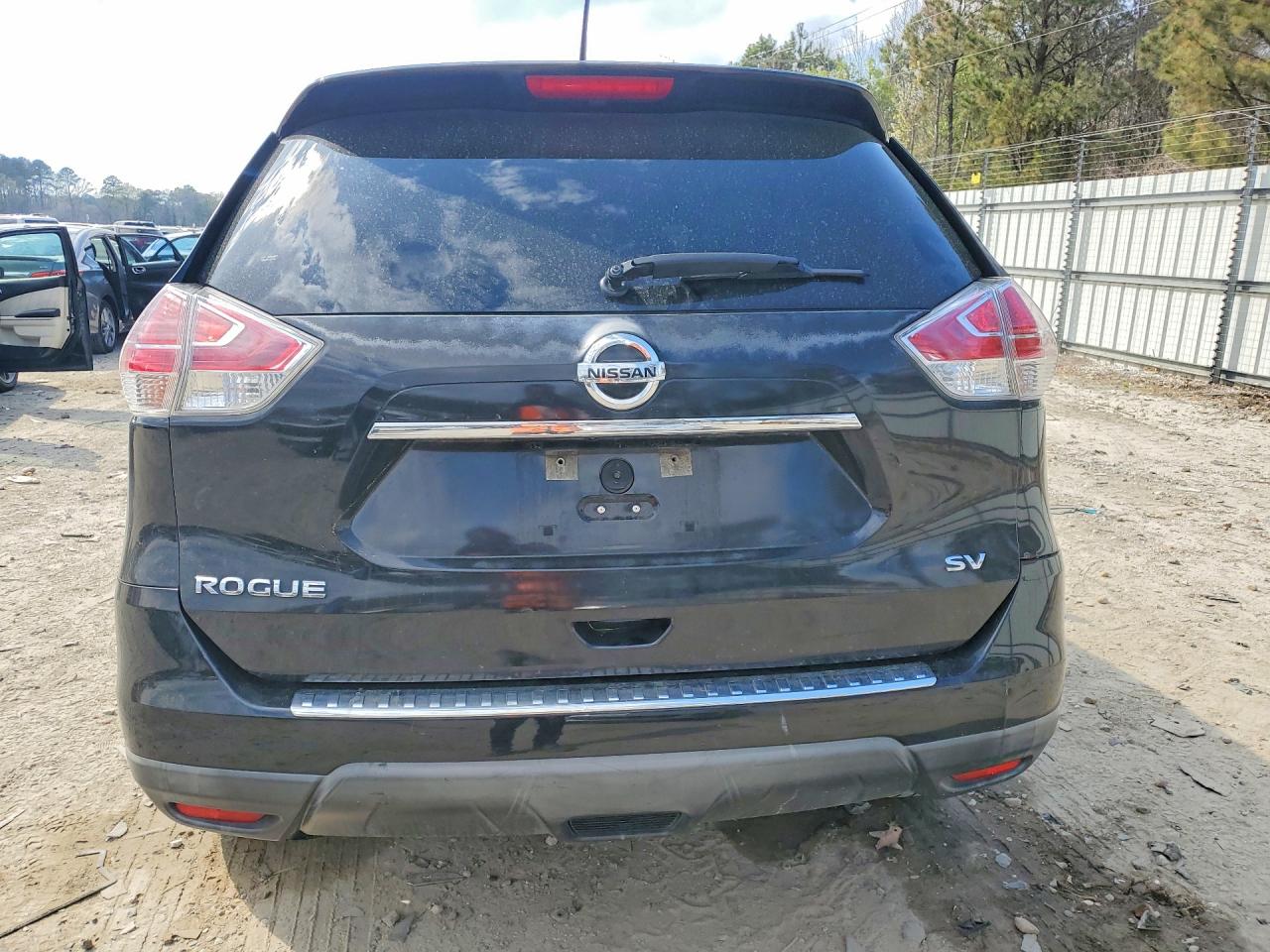 2016 NISSAN ROGUE SV photo 6
