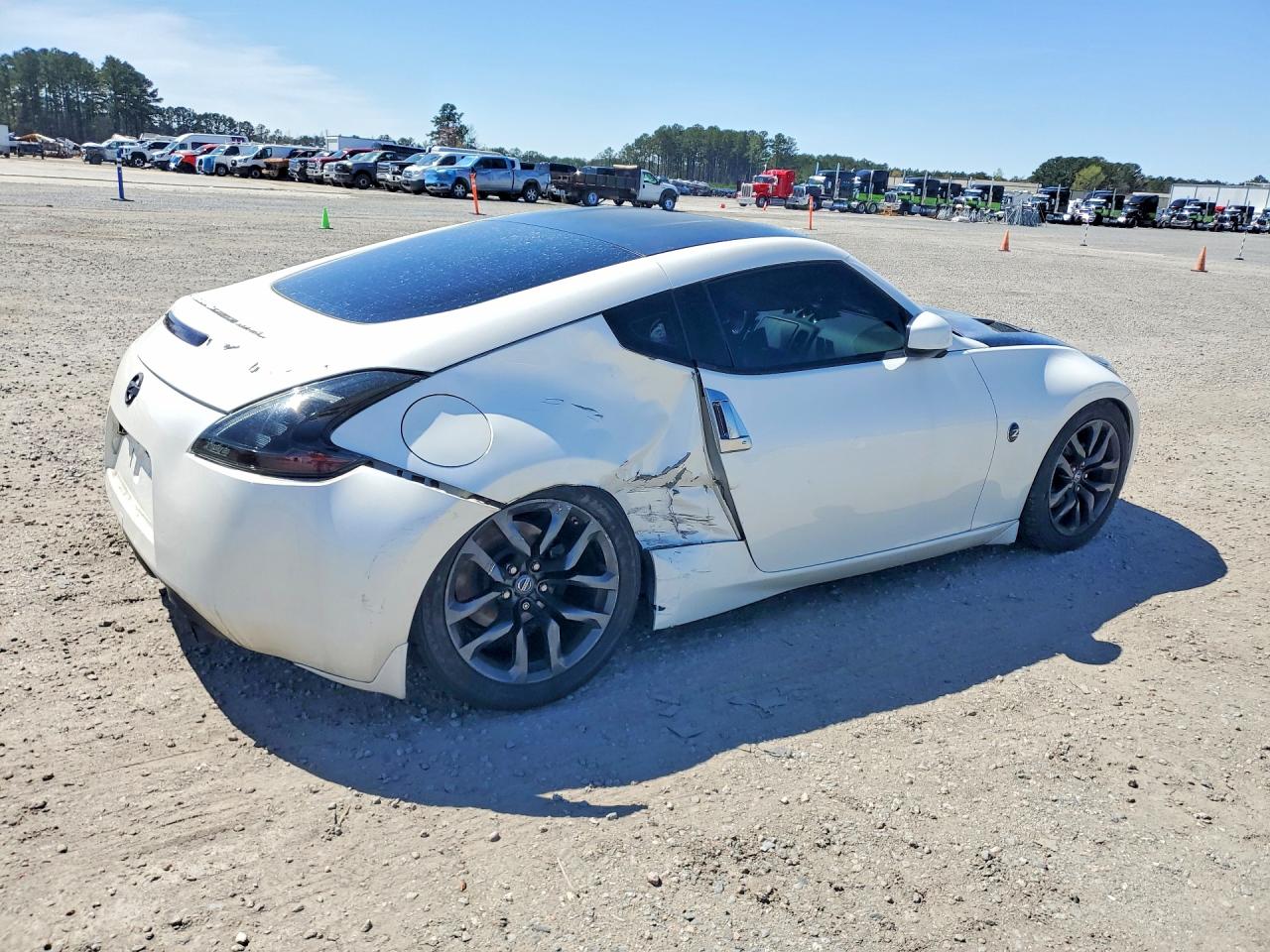 2016 NISSAN 370Z BASE photo 3
