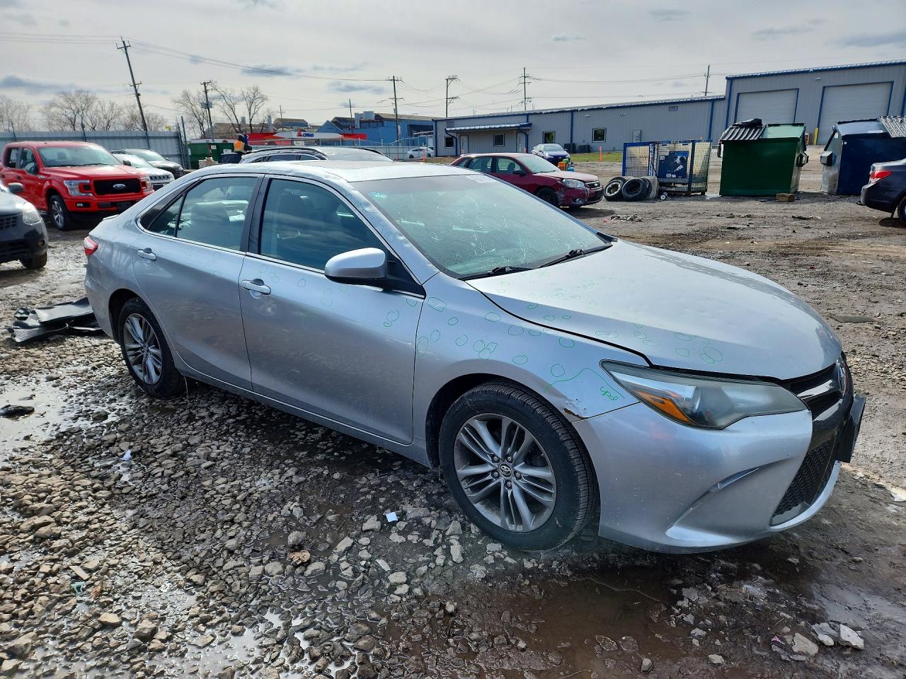 2015 TOYOTA CAMRY SE photo 7