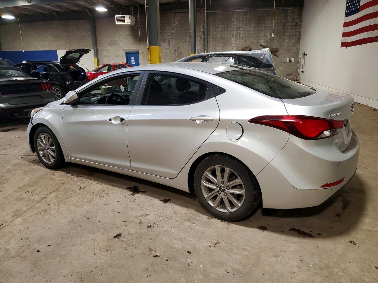2016 HYUNDAI ELANTRA SE photo 2