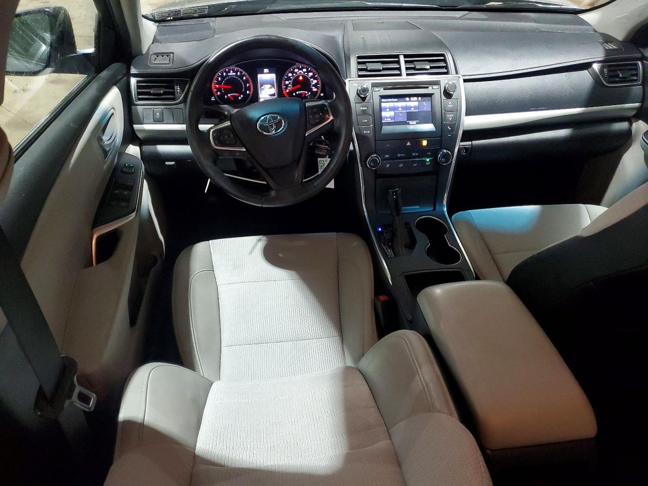 2017 TOYOTA CAMRY SE photo 8