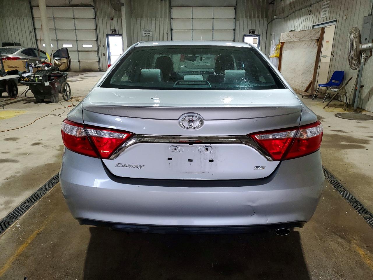 2017 TOYOTA CAMRY SE photo 6