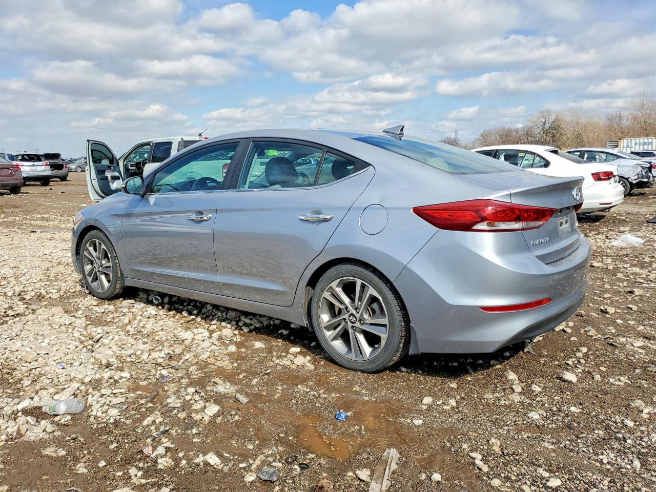 2017 HYUNDAI ELANTRA LIMITED photo 2