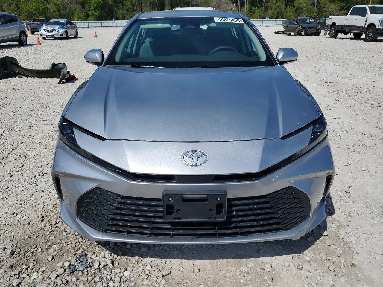 2025 TOYOTA CAMRY LE photo 17