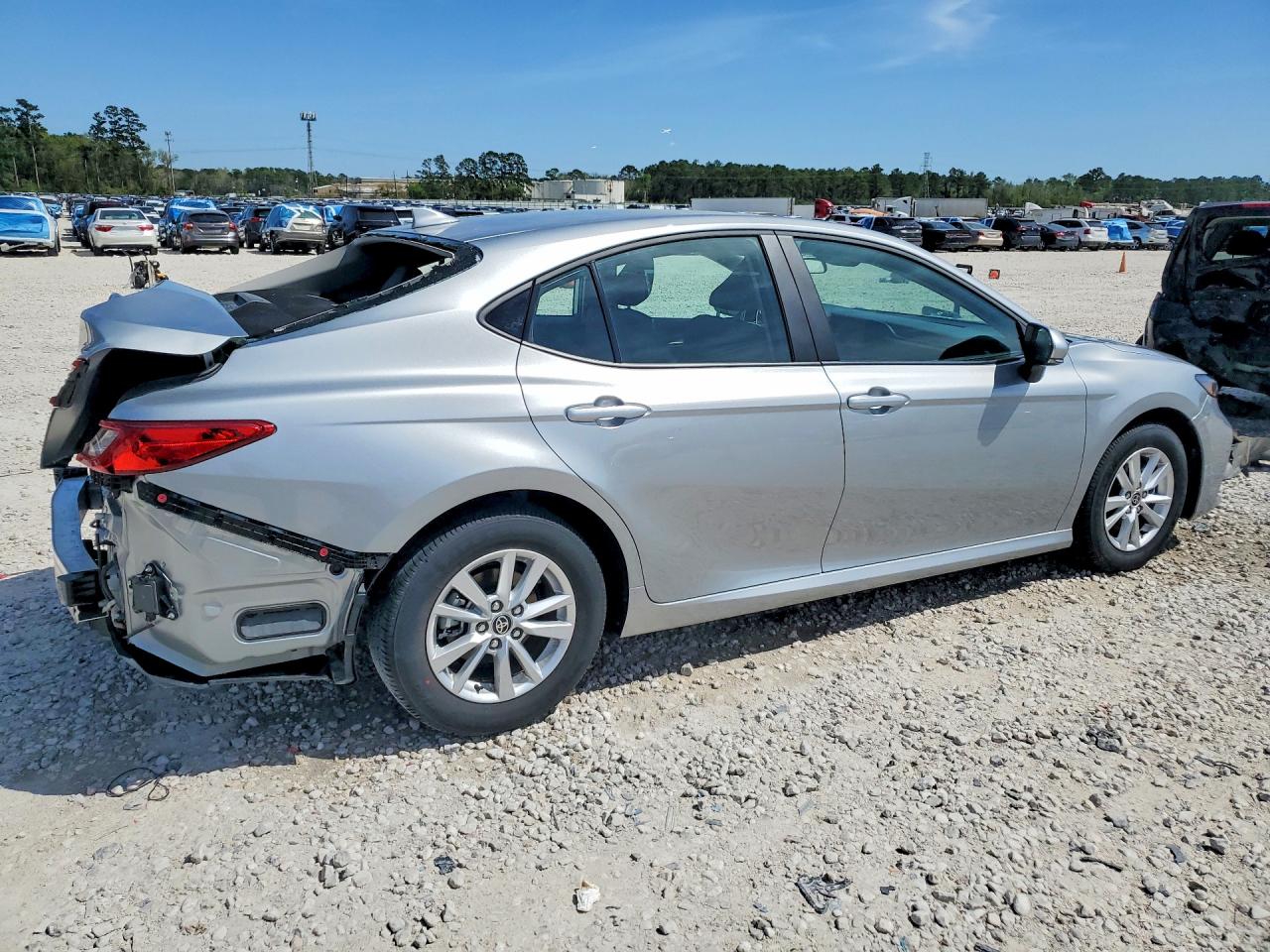 2025 TOYOTA CAMRY LE photo 9