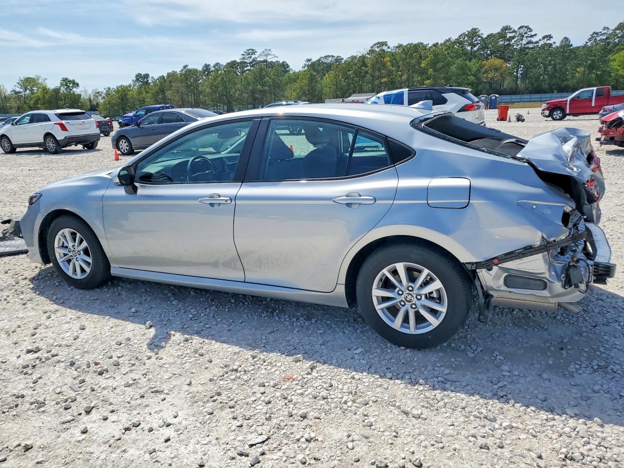2025 TOYOTA CAMRY LE photo 5