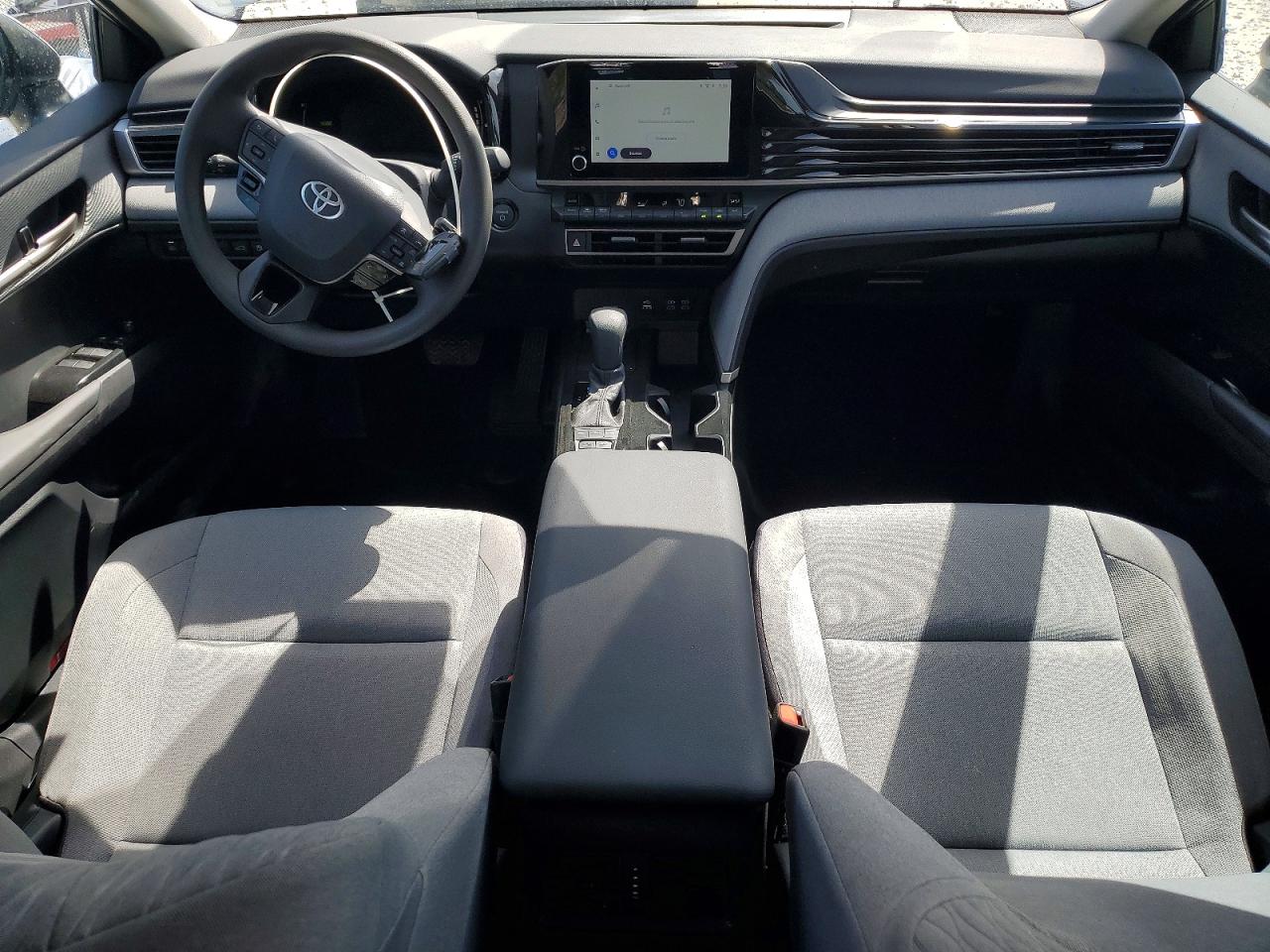 2025 TOYOTA CAMRY LE photo 29