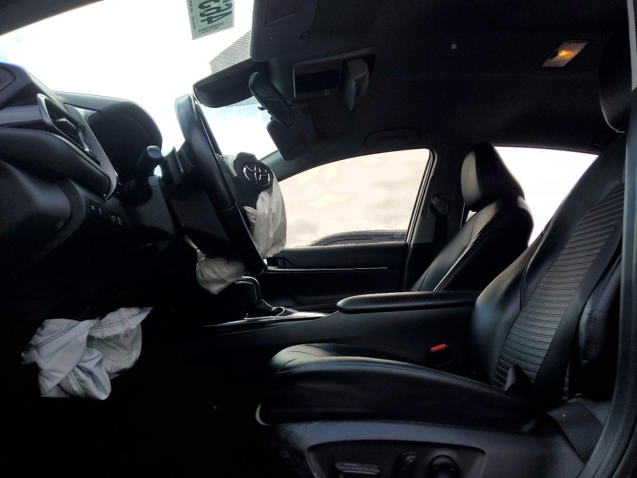 2019 TOYOTA CAMRY L photo 19