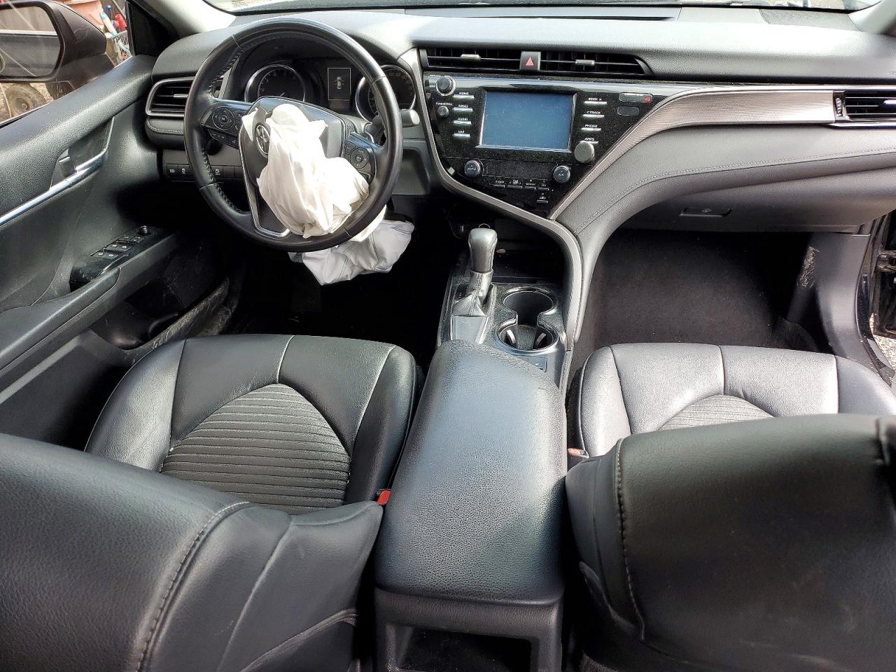2019 TOYOTA CAMRY L photo 22