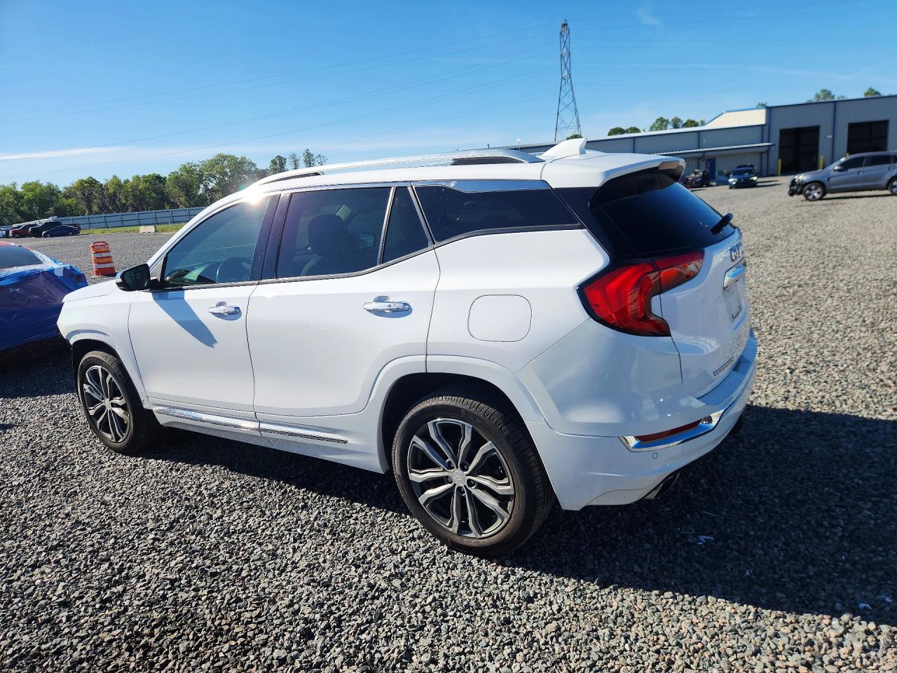 2018 GMC TERRAIN DENALI photo 3