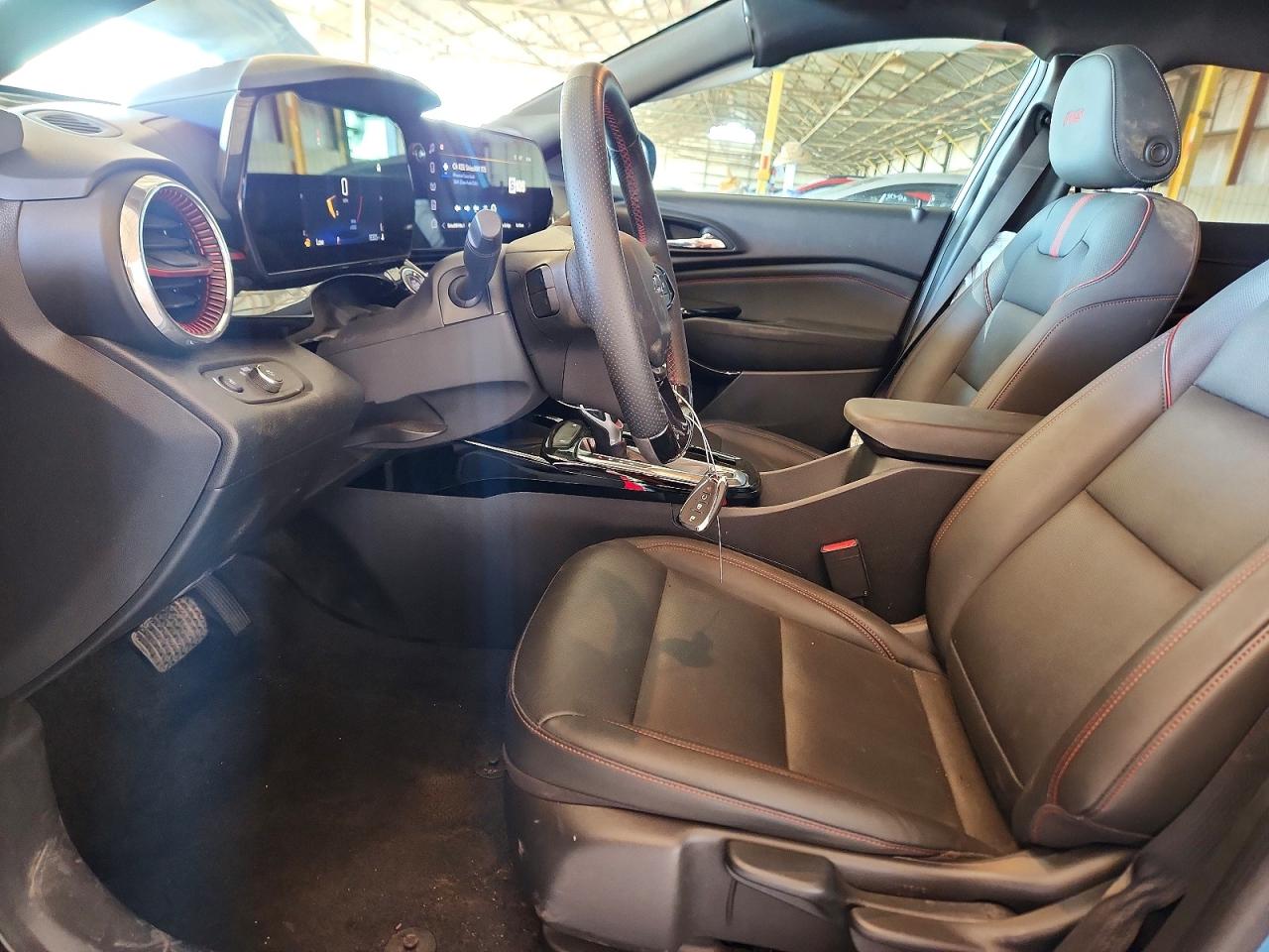 2025 CHEVROLET TRAX 2RS photo 13