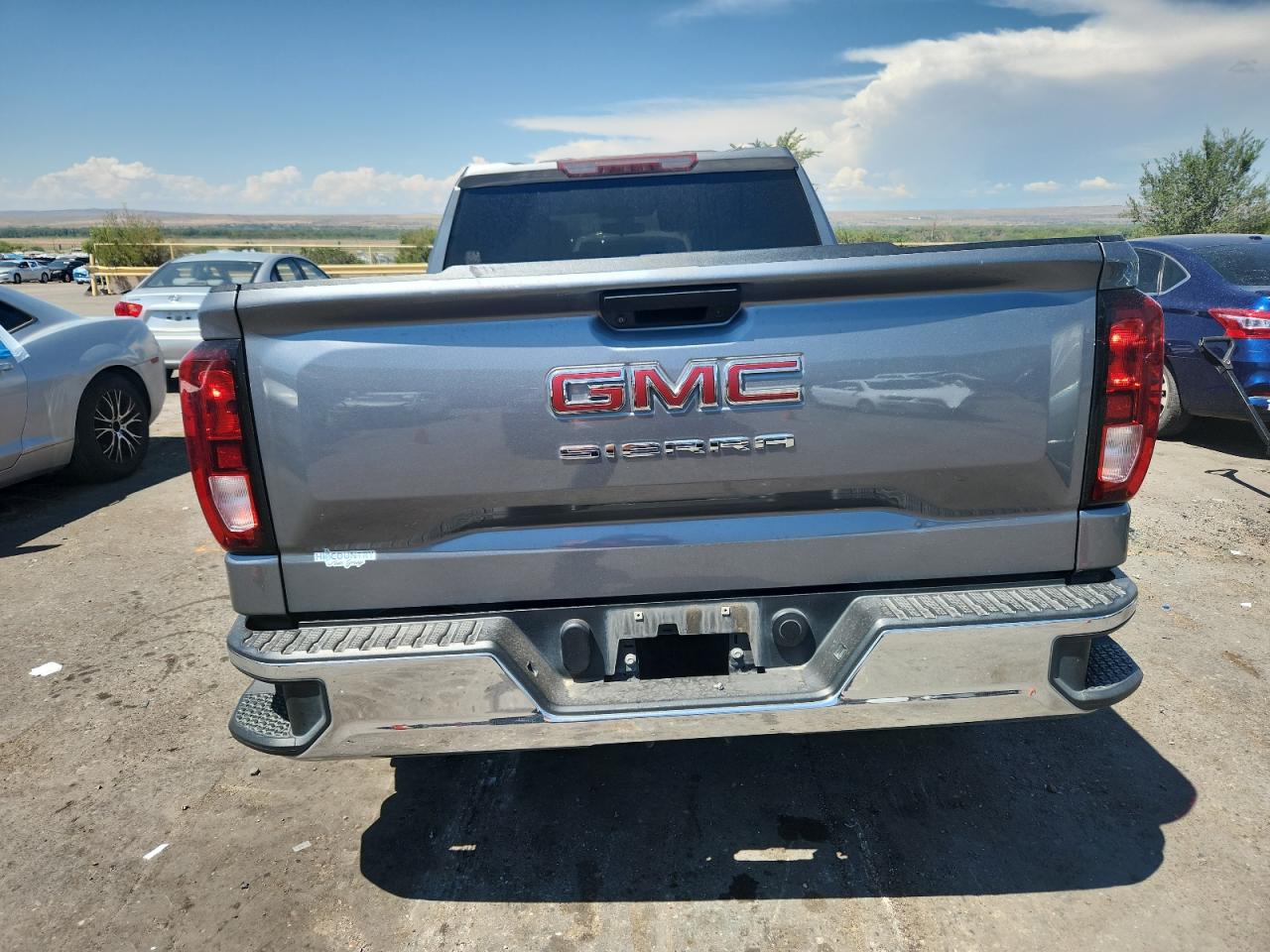 2021 GMC SIERRA photo 6