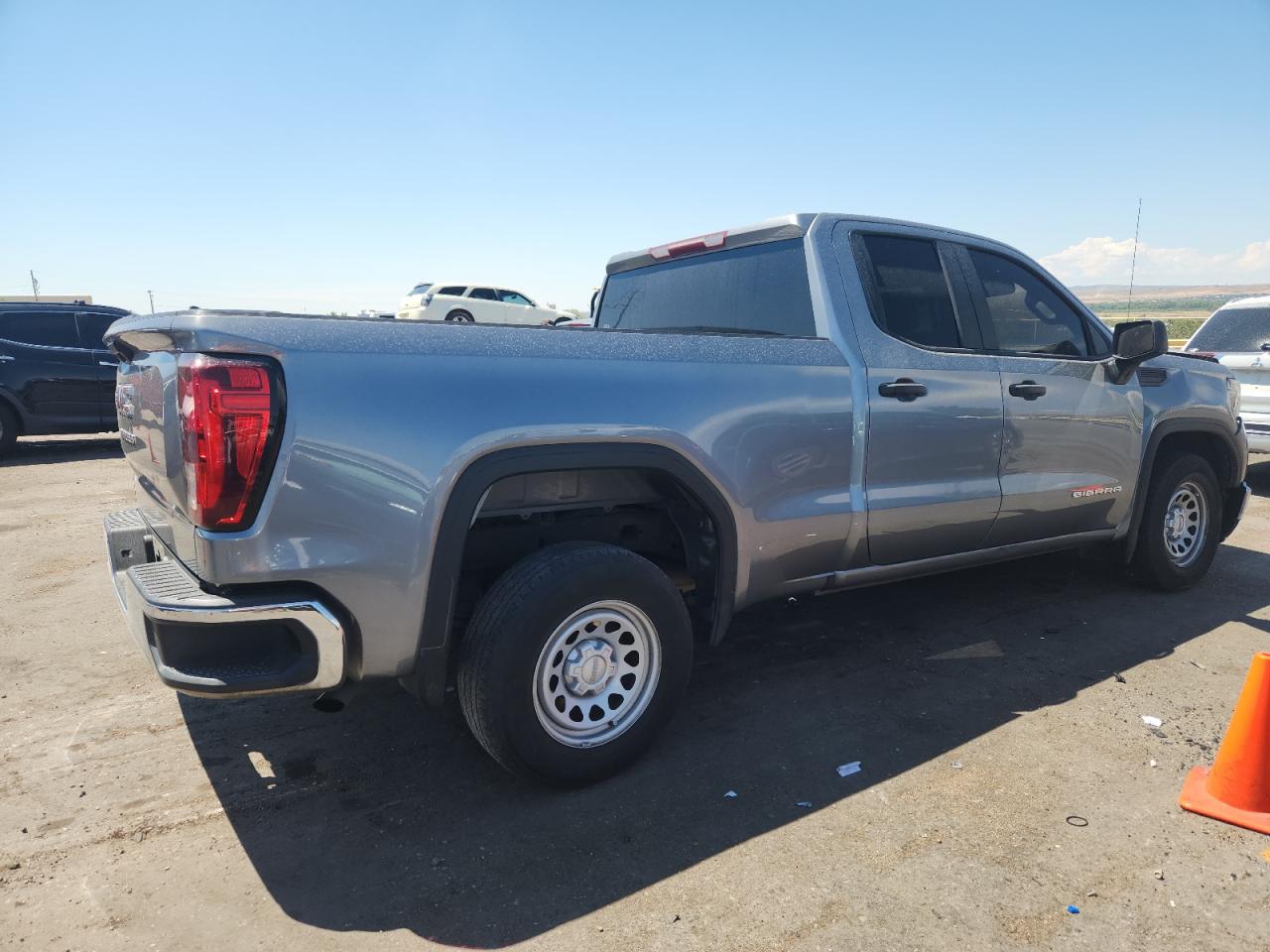 2021 GMC SIERRA photo 3