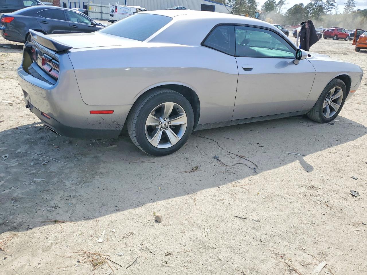 2016 DODGE CHALLENGER SXT photo 7
