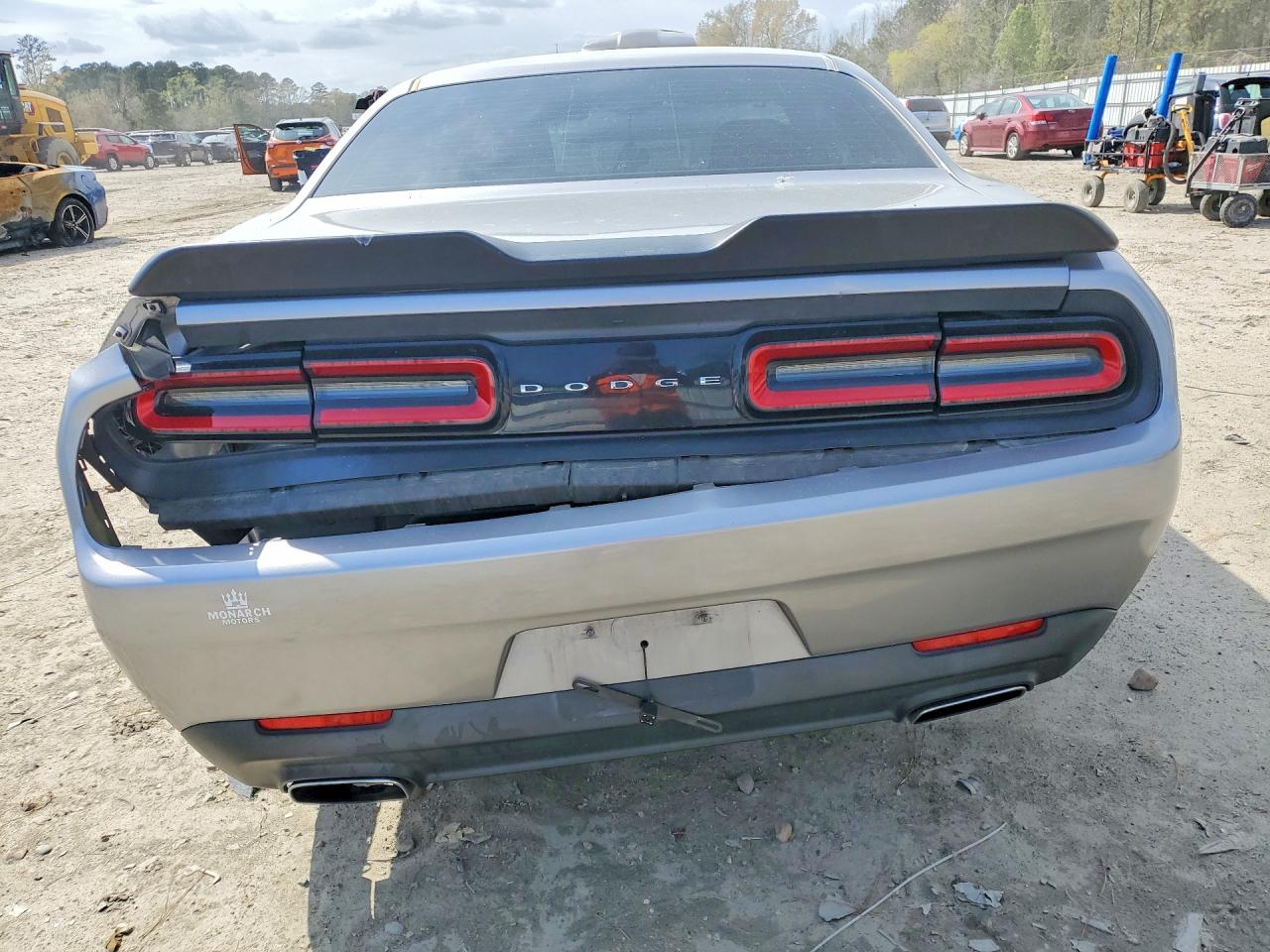 2016 DODGE CHALLENGER SXT photo 16