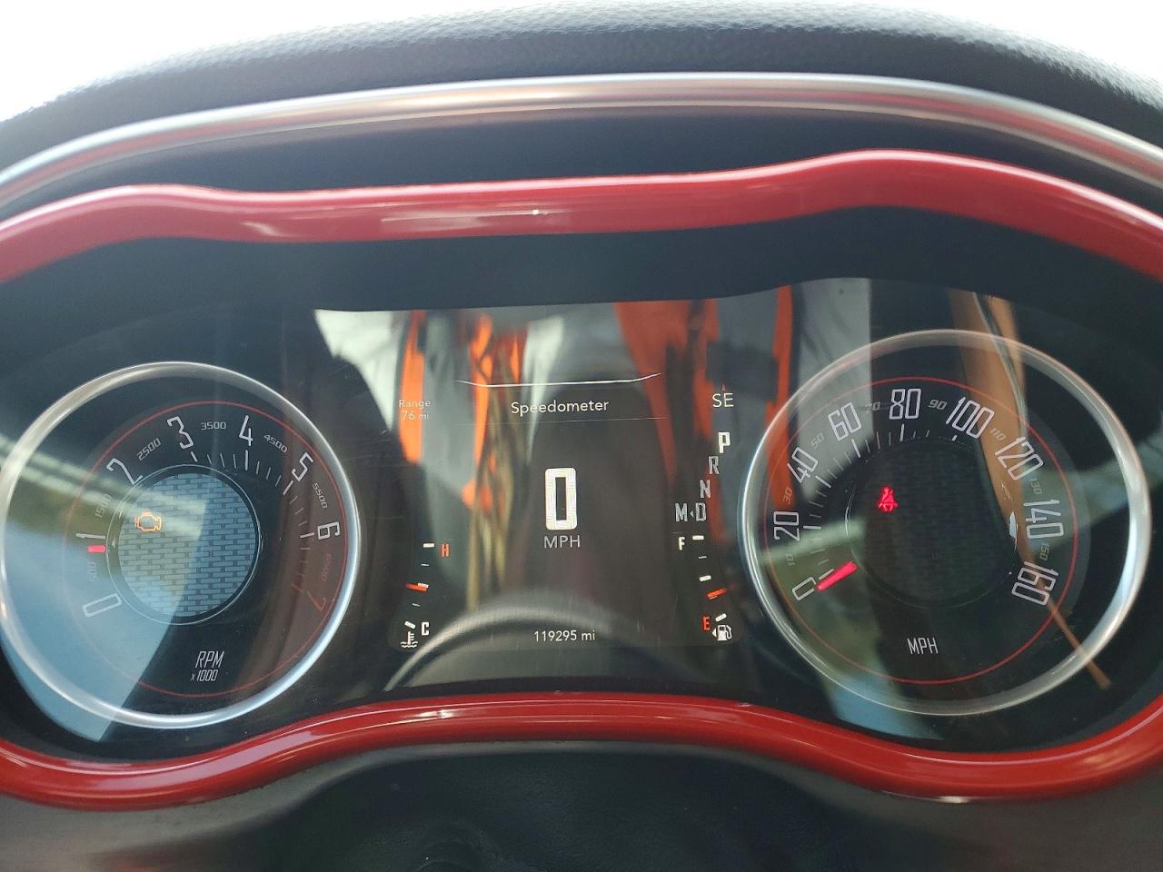 2016 DODGE CHALLENGER SXT photo 25