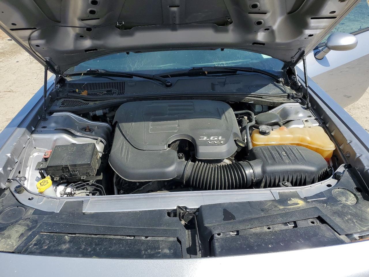 2016 DODGE CHALLENGER SXT photo 31