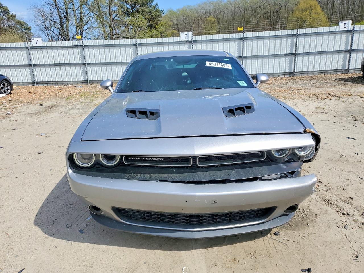 2016 DODGE CHALLENGER SXT photo 13