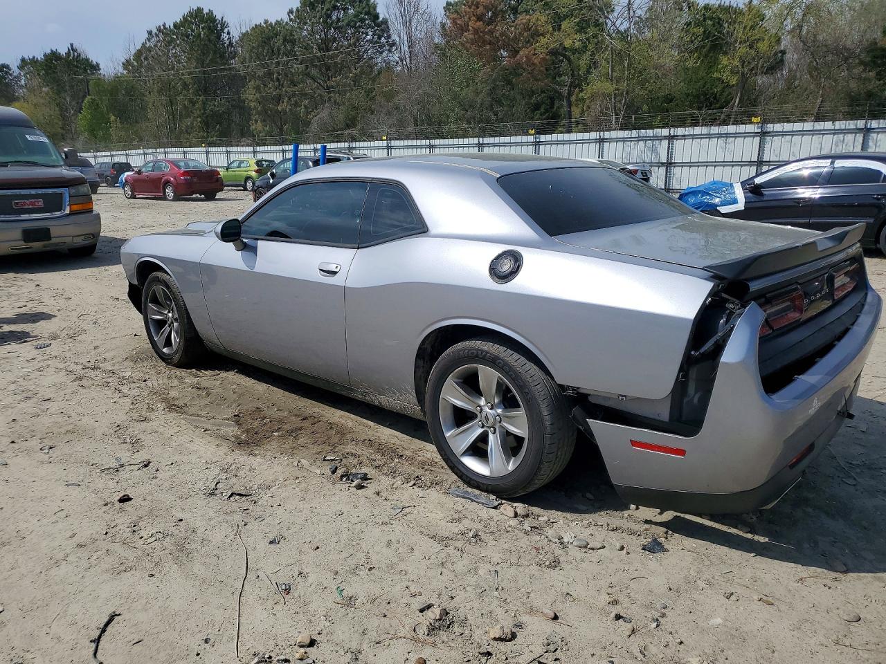 2016 DODGE CHALLENGER SXT photo 4