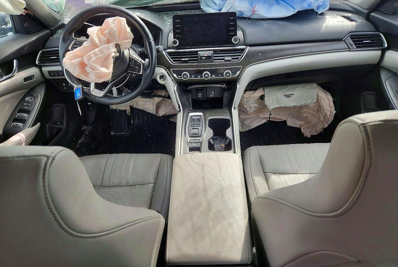 2020 HONDA ACCORD TOURING HYBRID photo 8
