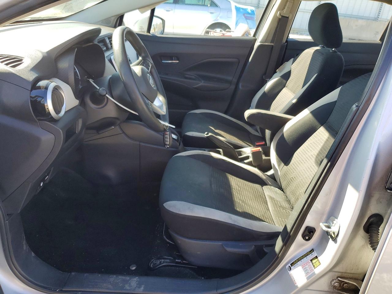 2020 NISSAN VERSA SV photo 13