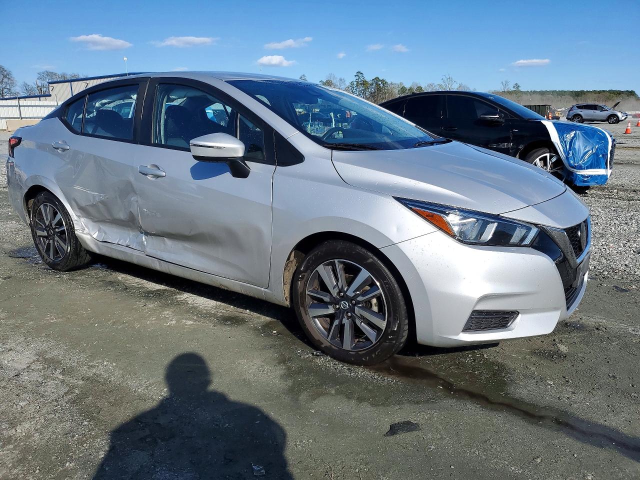 2020 NISSAN VERSA SV photo 7