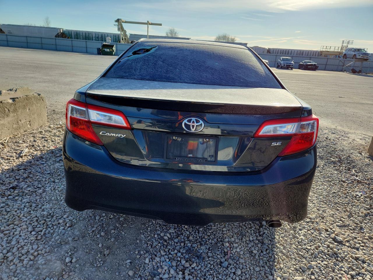 2014 TOYOTA CAMRY SE photo 6