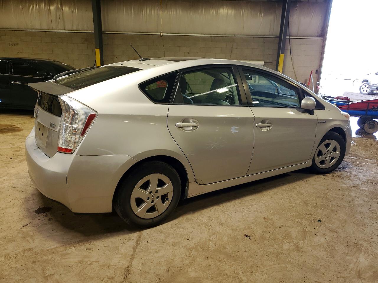 2010 TOYOTA PRIUS III photo 3