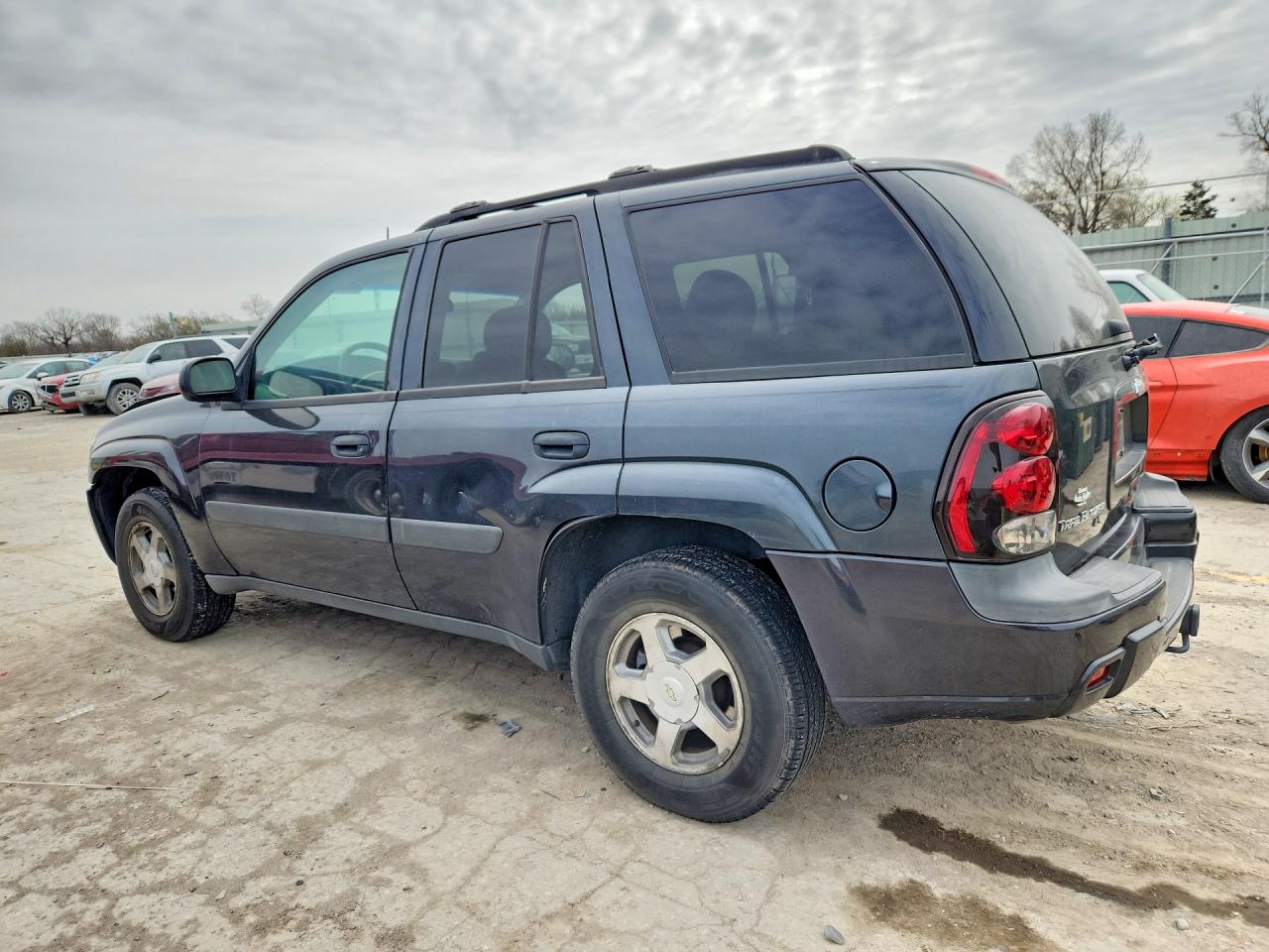 2005 CHEVROLET TRAILBLAZER LS photo 2