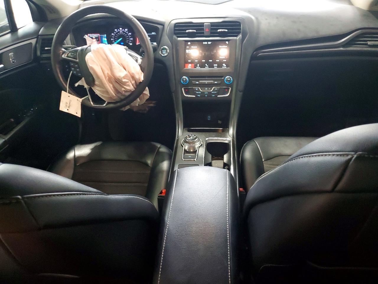 2018 FORD FUSION SE photo 8