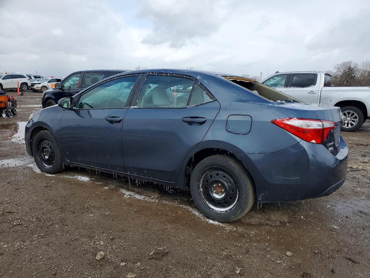 2014 TOYOTA COROLLA LE photo 2