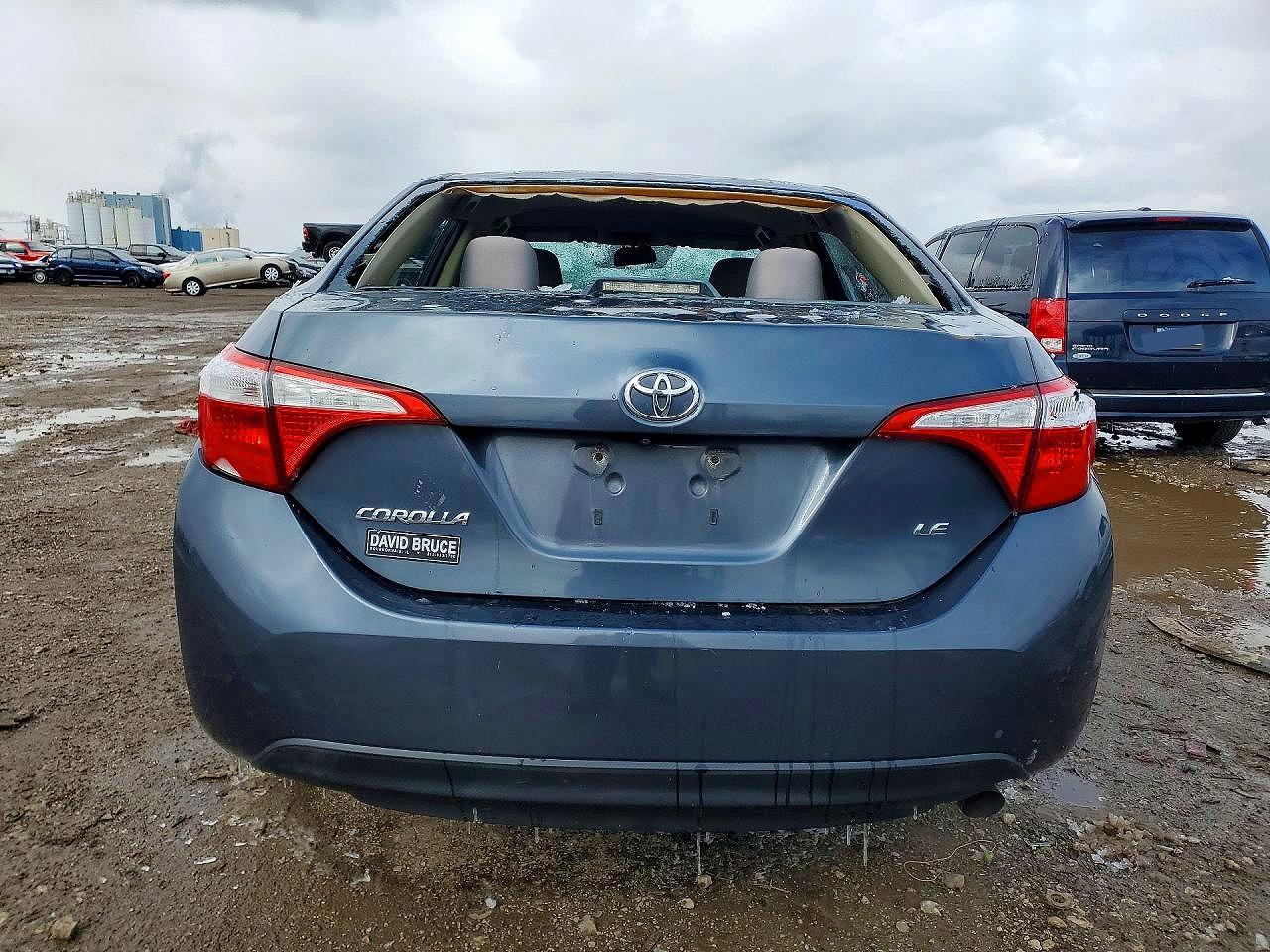 2014 TOYOTA COROLLA LE photo 6