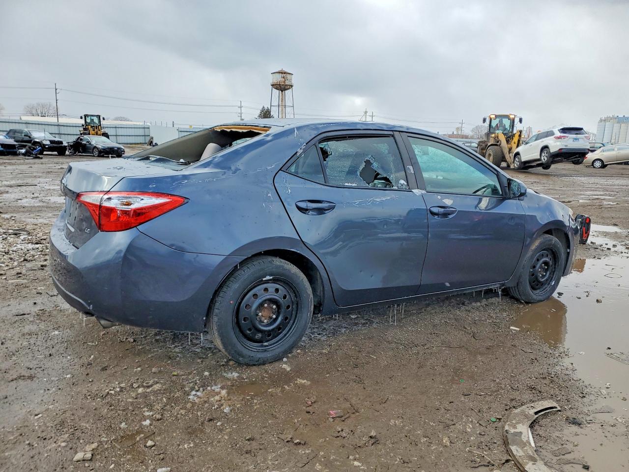 2014 TOYOTA COROLLA LE photo 3