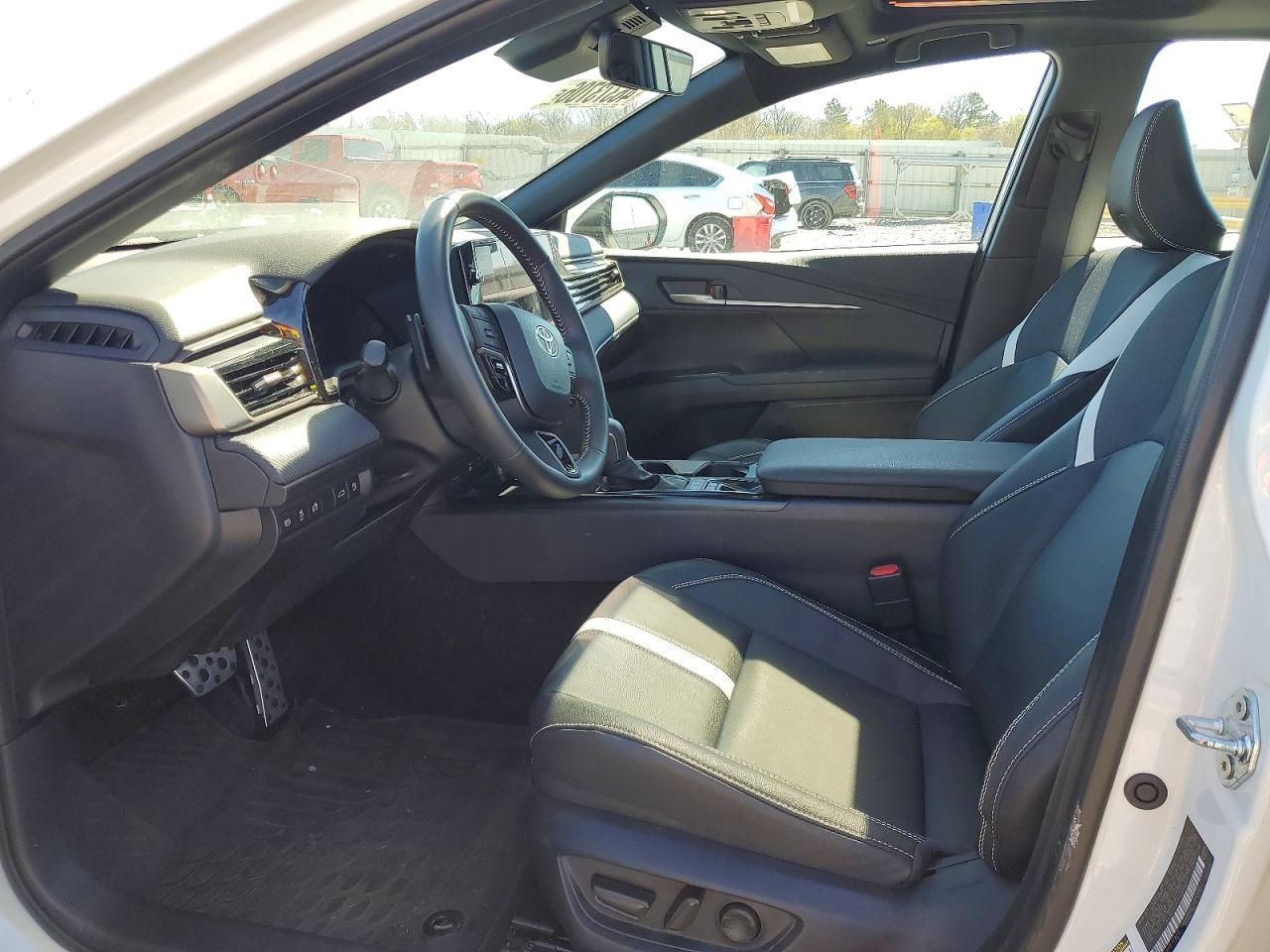 2025 TOYOTA CAMRY SE photo 19