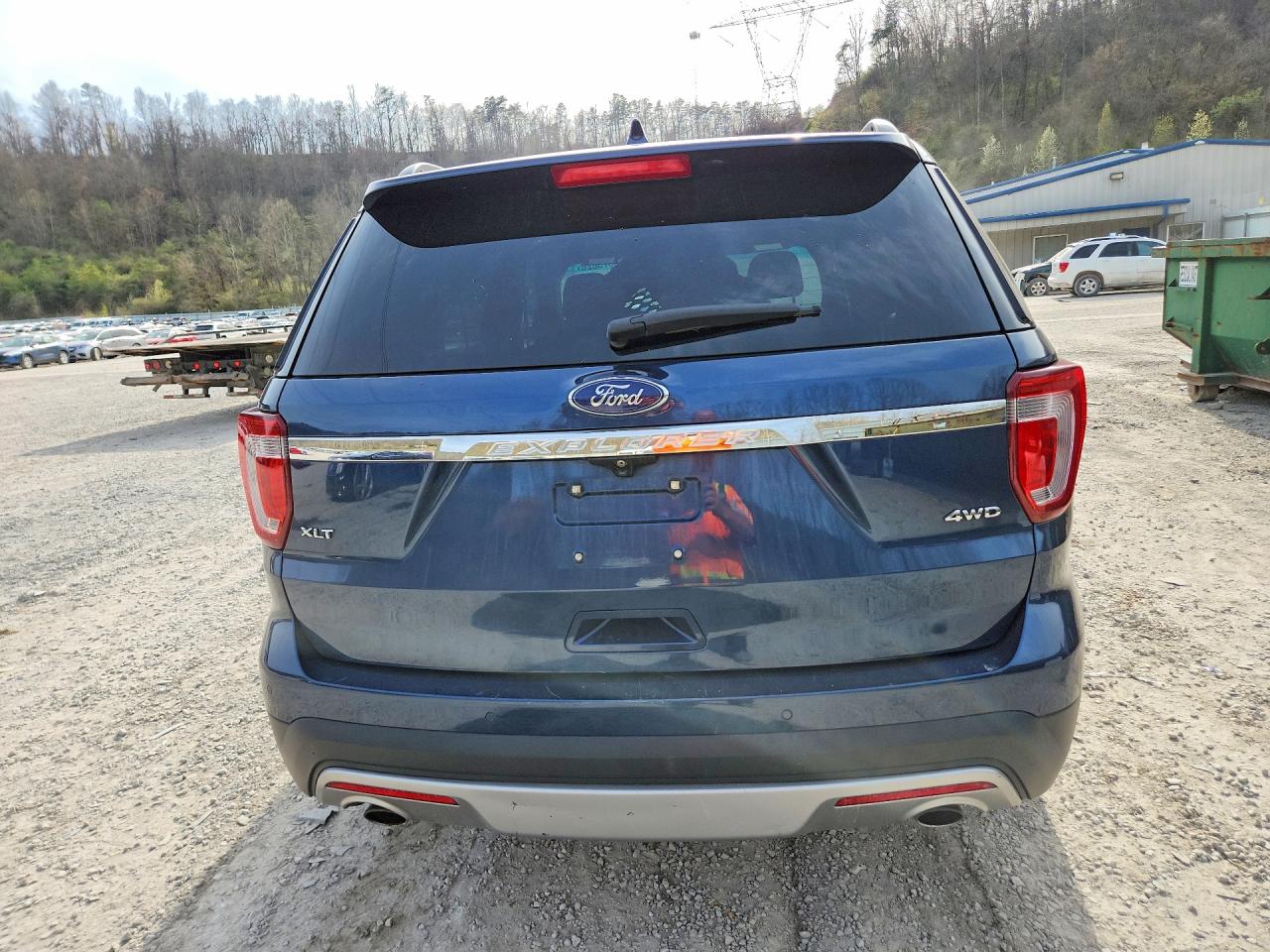 2017 FORD EXPLORER XLT photo 16
