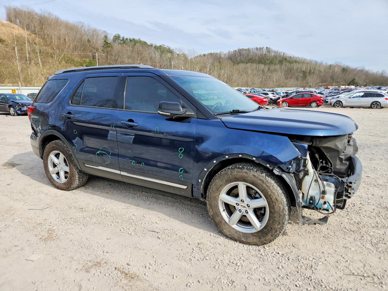 2017 FORD EXPLORER XLT photo 10
