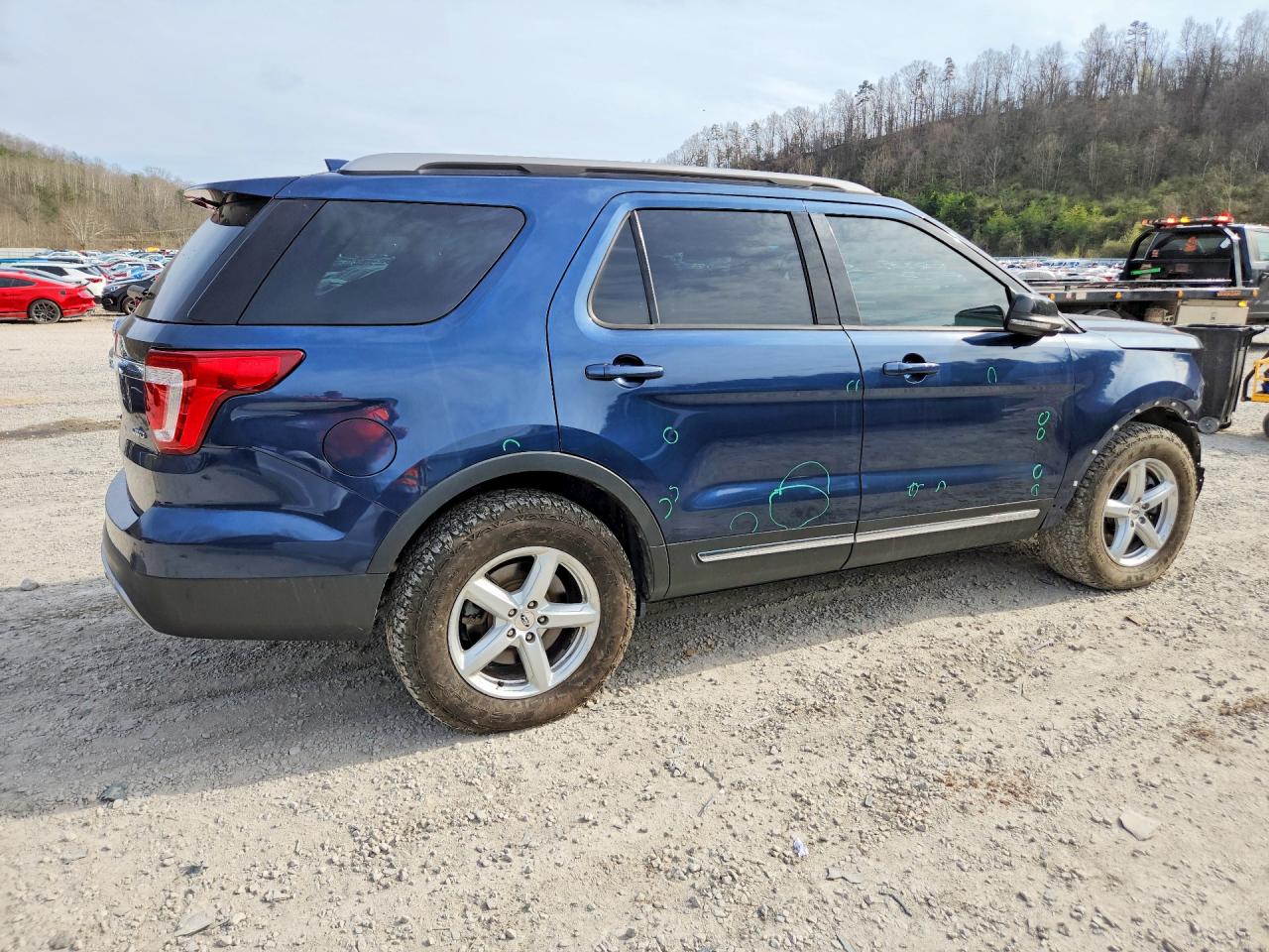2017 FORD EXPLORER XLT photo 7