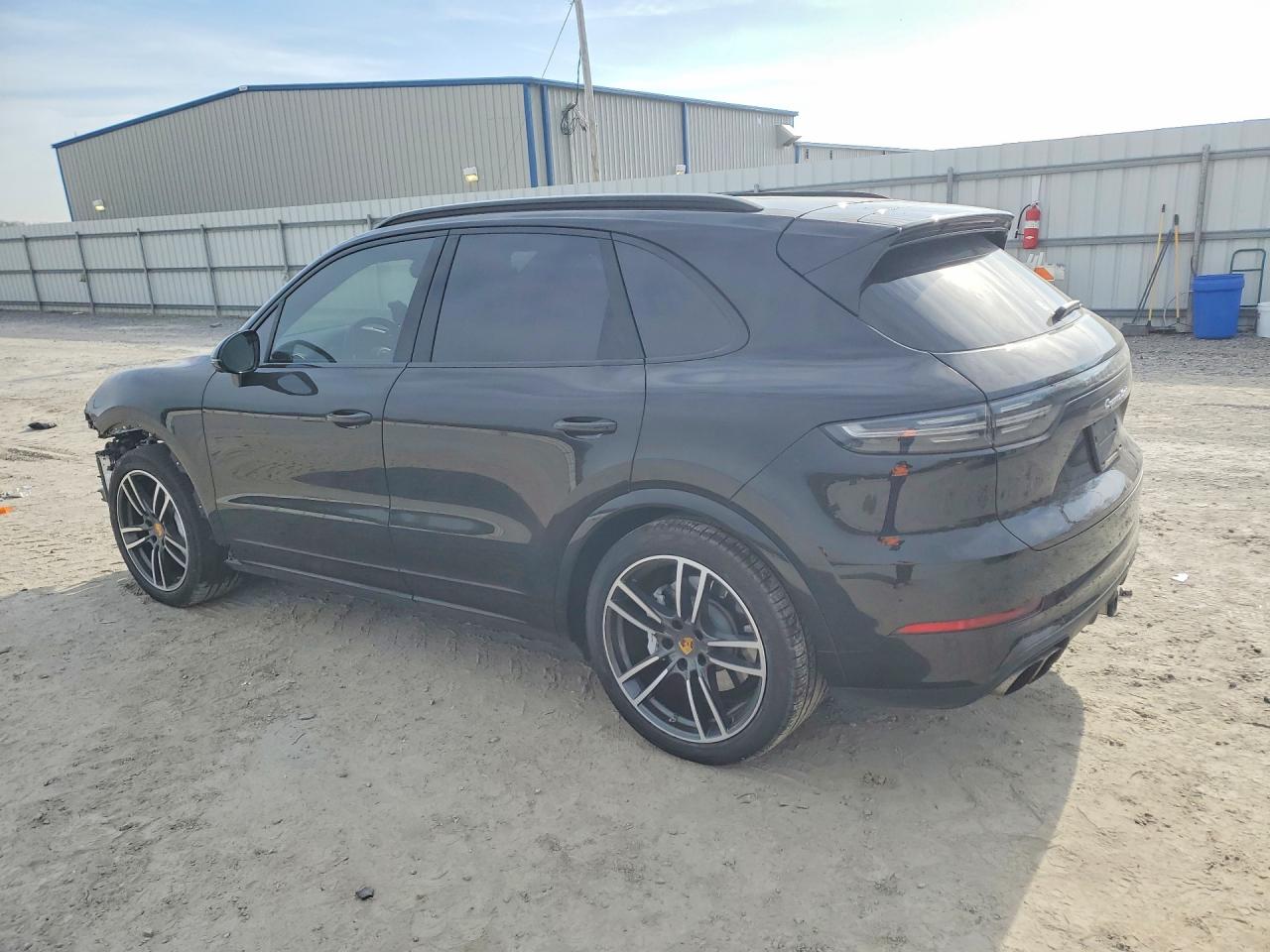 2021 PORSCHE CAYENNE TURBO photo 2