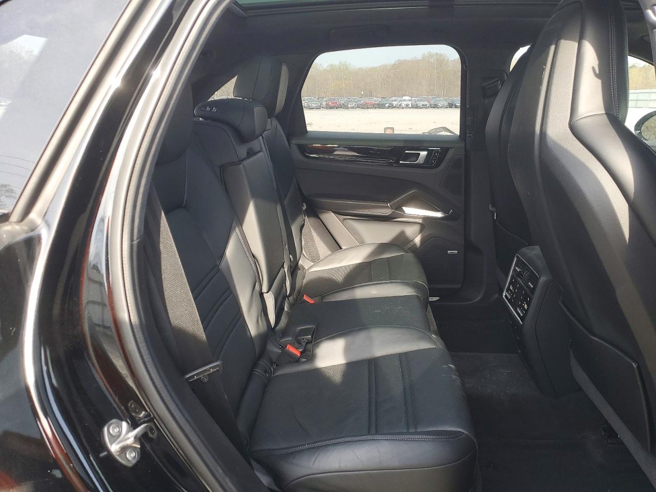 2021 PORSCHE CAYENNE TURBO photo 11