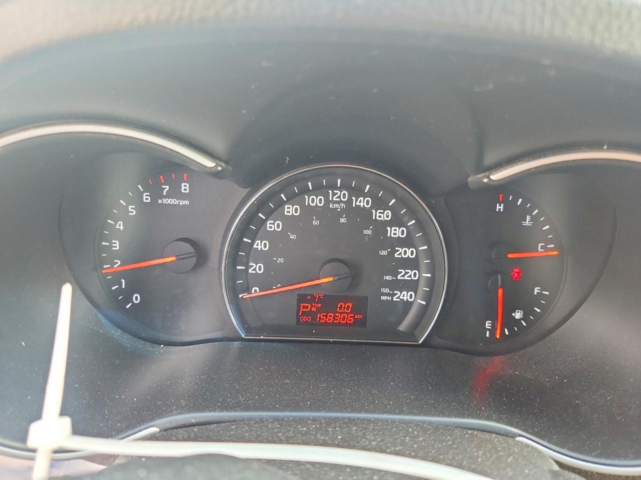 2014 KIA SORENTO LX photo 25
